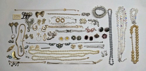 Vintage costume jewelry lot - jewelry,